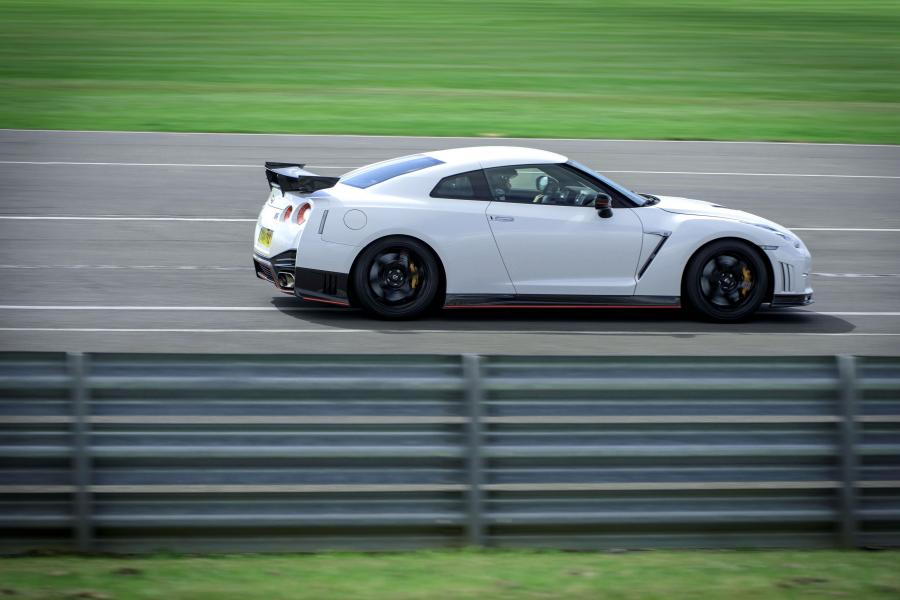  Nissan GT-R by Nismo 2014 года  (фото 31 из 46)